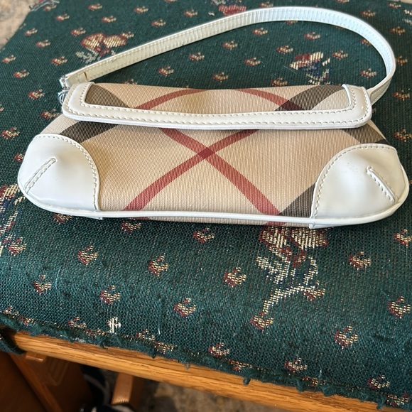 Burberry nova checked patencalfskin flap small bag 9 x 4” - Picture 5 of 8